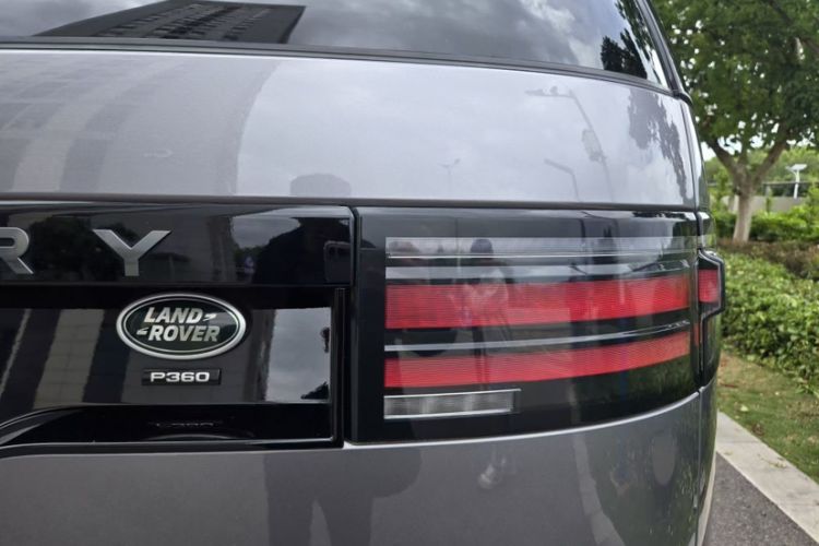 Used Land Rover Discovery 2023 Revised Version 360 PS R-Dynamic S Exterior 8
