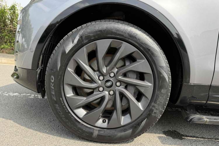 Used Land Rover Discovery 2023 360 PS R-Dynamic S Exterior 8