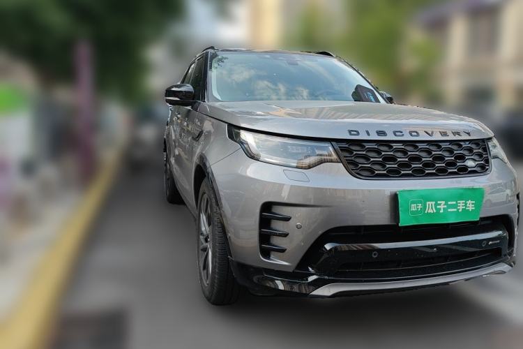 Used Land Rover Discovery 2023 360 PS R-Dynamic S Front Right 45 Deg