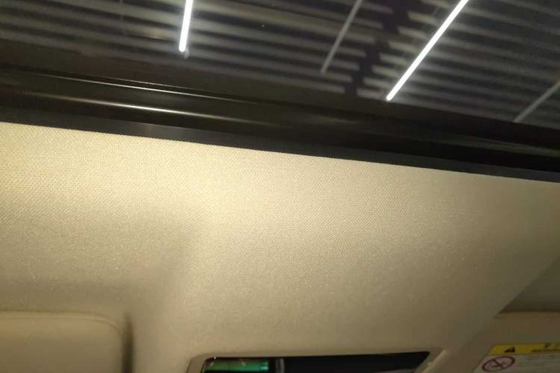 Used Land Rover Discovery 2023 360 PS R-Dynamic S Headliner