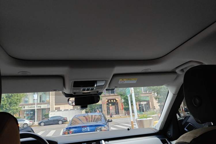 Used Land Rover Discovery 2023 360 PS R-Dynamic S Headliner