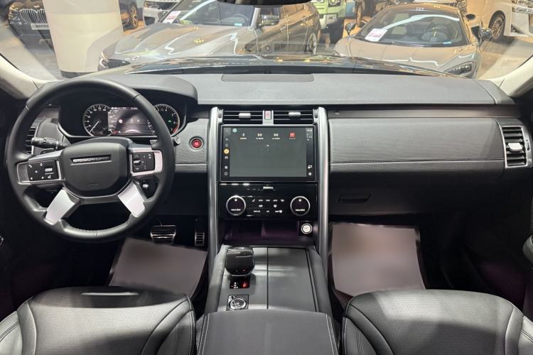 Used Land Rover Discovery 2023 Revised Version 360 PS R-Dynamic S Interior 1