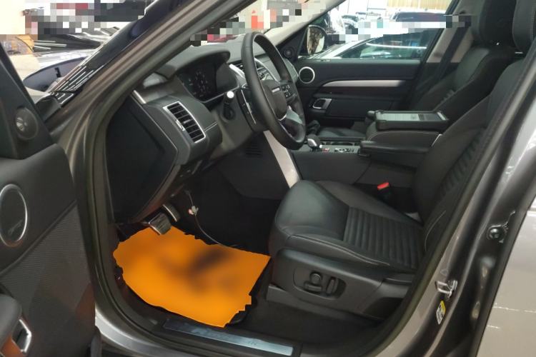 Used Land Rover Discovery 2023 360 PS R-Dynamic S Interior 3