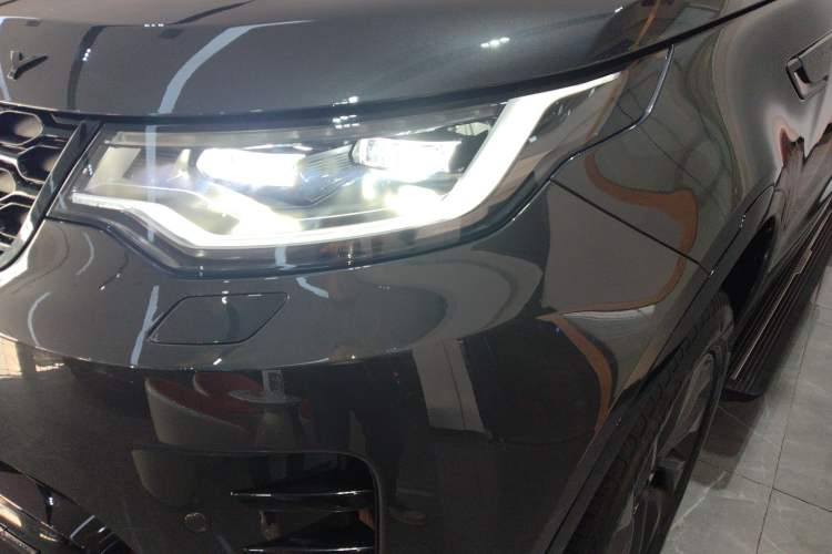 Used Land Rover Discovery 2023 Revised Version 360 PS R-Dynamic S Left Front Headlight