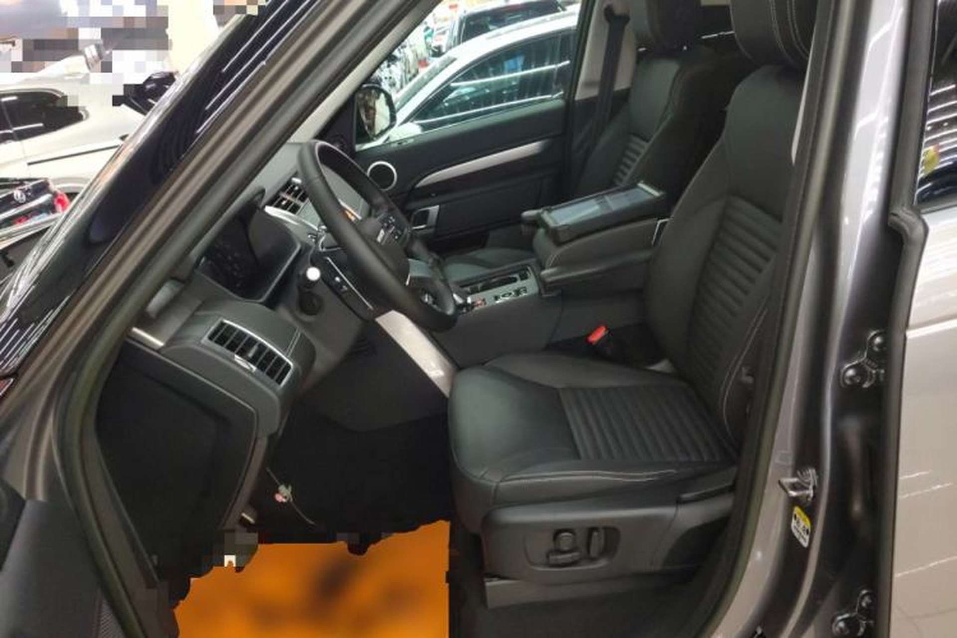 Used Land Rover Discovery 2023 360 PS R-Dynamic S Left Front Seat