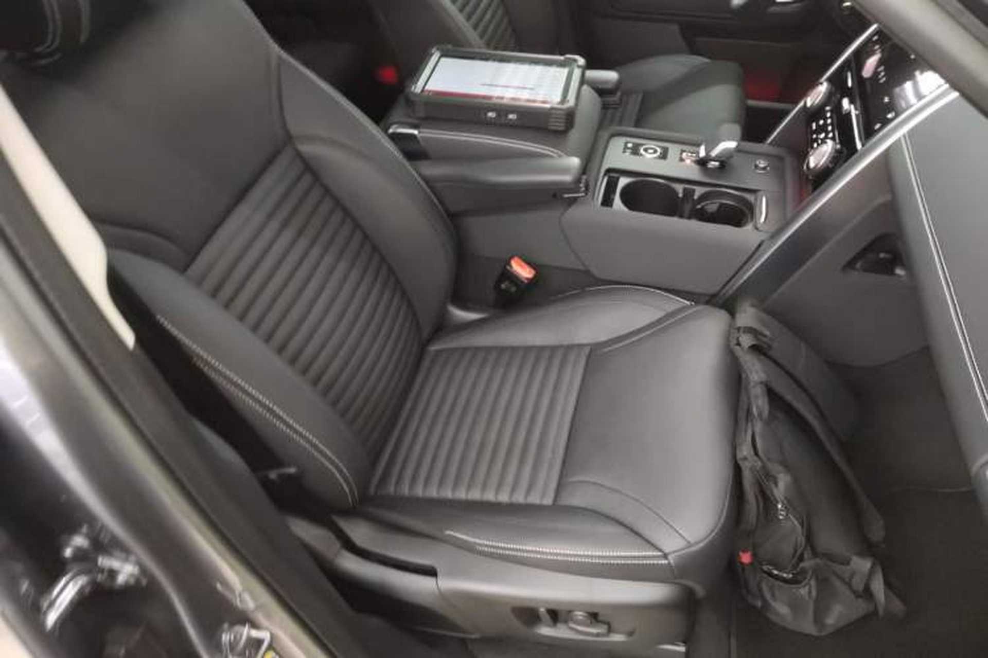 Used Land Rover Discovery 2023 360 PS R-Dynamic S Right Front Seat