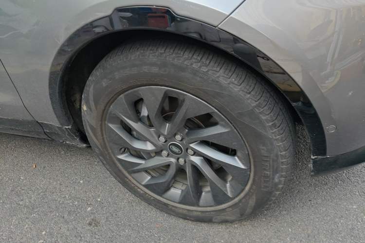 Used Land Rover Discovery 2023 360 PS R-Dynamic S Right Front Wheel Hub