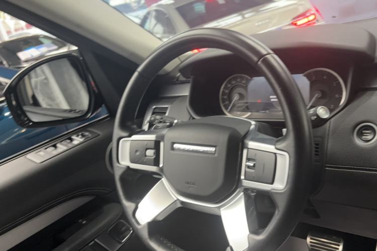 Used Land Rover Discovery 2023 360 PS R-Dynamic S Steering Wheel