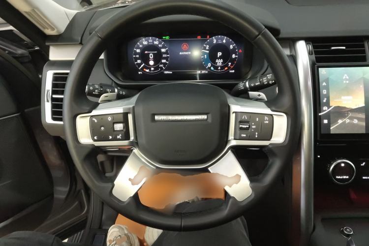 Used Land Rover Discovery 2023 360 PS R-Dynamic S Steering Wheel