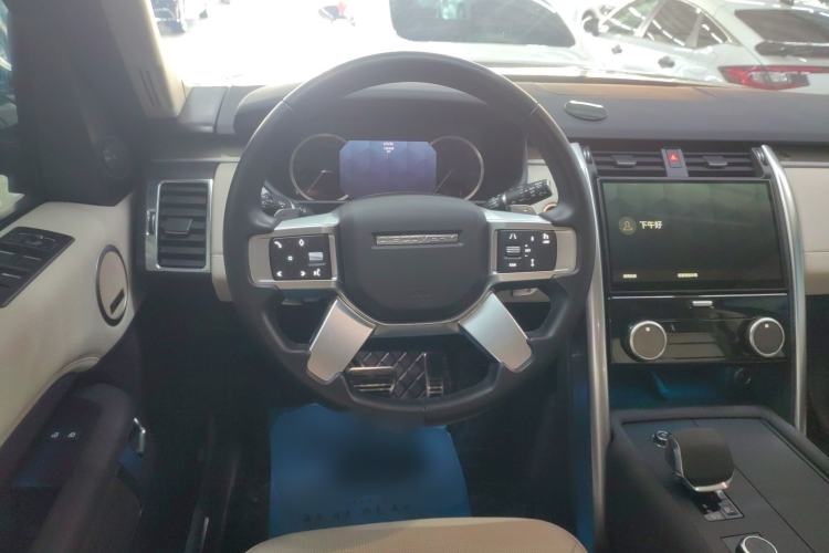 Used Land Rover Discovery 2023 Revised Version 360 PS R-Dynamic S Steering Wheel