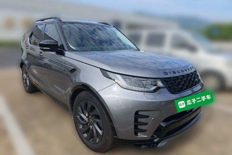 Used Land Rover Discovery 2023 Revised Version 360 PS R-Dynamic S Front Right 45 Deg