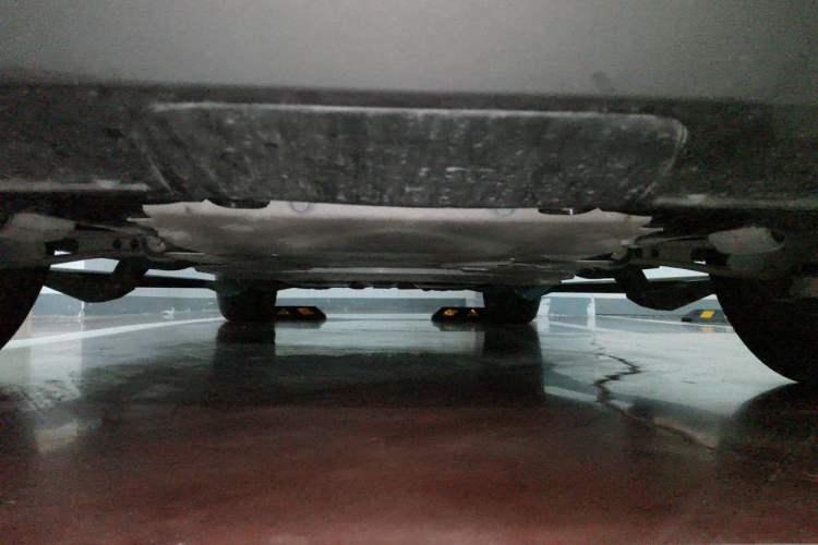 Used Land Rover Discovery 2023 360 PS R-Dynamic S Chassis Front