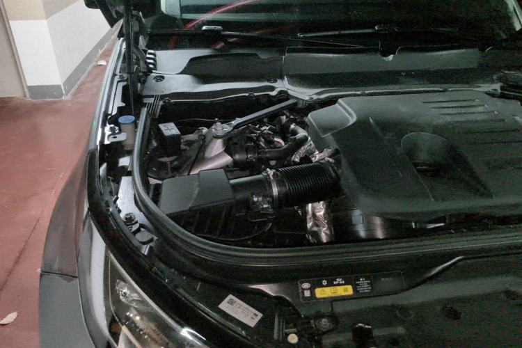 Used Land Rover Discovery 2023 360 PS R-Dynamic S Engine Bay Right