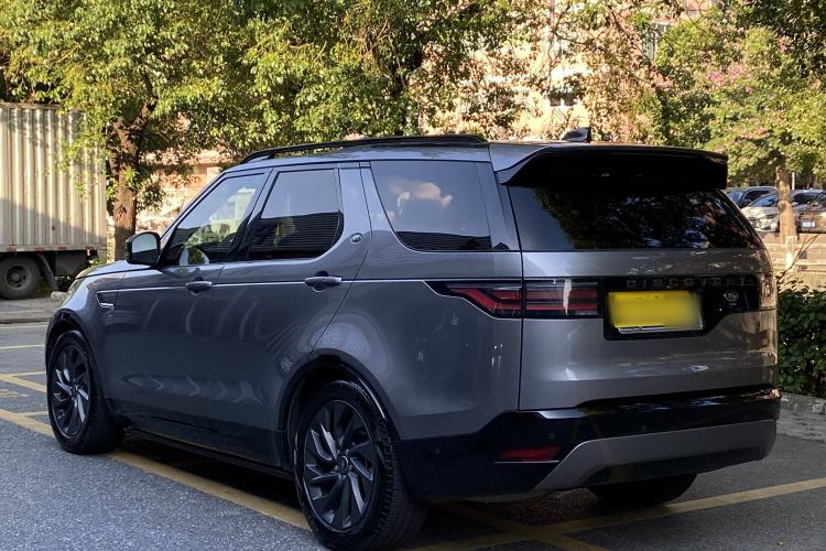 Used Land Rover Discovery 2023 Revised Version 360 PS R-Dynamic S Exterior 3