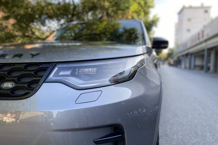 Used Land Rover Discovery 2023 Revised Version 360 PS R-Dynamic S Exterior 4
