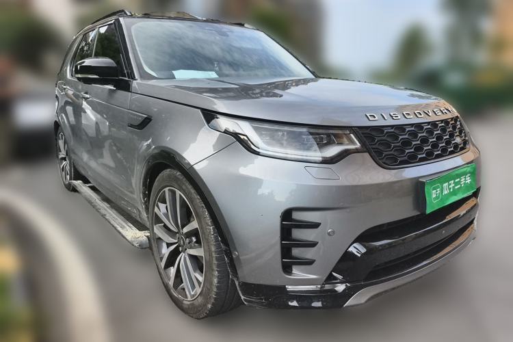 Used Land Rover Discovery 2023 Revised Version 360 PS R-Dynamic S Front Right 45 Deg