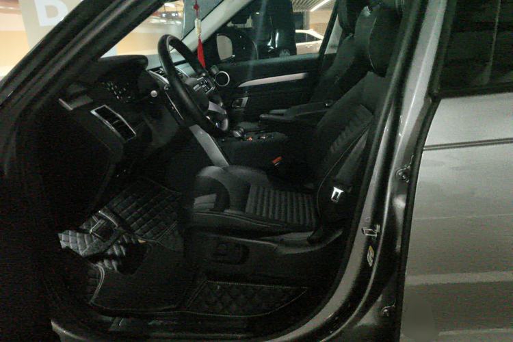 Used Land Rover Discovery 2023 360 PS R-Dynamic S Left Front Seat