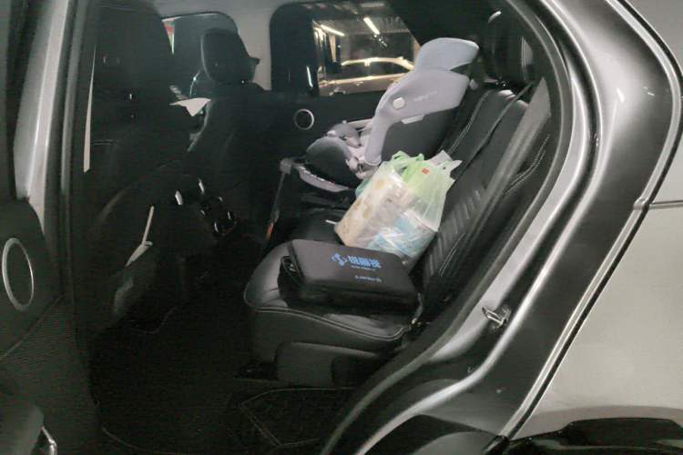 Used Land Rover Discovery 2023 360 PS R-Dynamic S Left Rear Seat