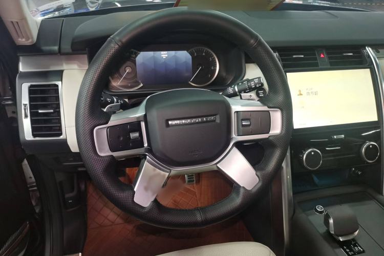 Used Land Rover Discovery 2023 360 PS R-Dynamic S Steering Wheel