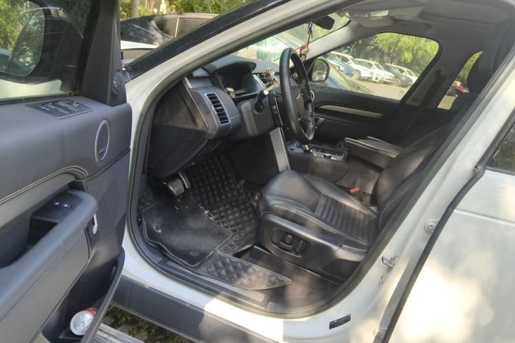 Used Land Rover Discovery 2023 Revised Version 360 PS R-Dynamic S Driver Seat