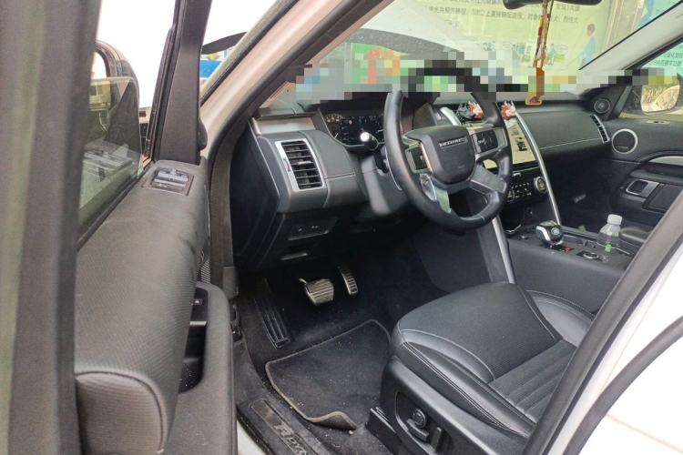 Used Land Rover Discovery 2023 Revised Version 360 PS R-Dynamic S Driver Seat