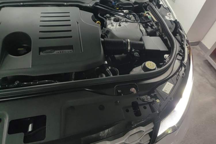 Used Land Rover Discovery 2023 360 PS R-Dynamic S Engine Bay Left