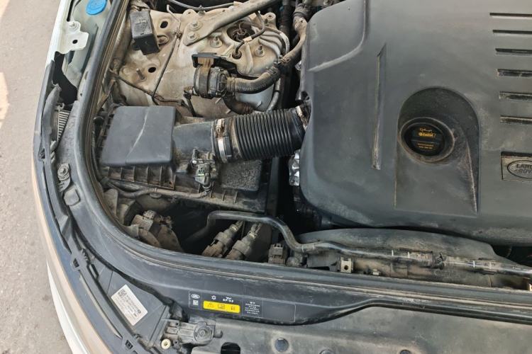 Used Land Rover Discovery 2023 Revised Version 360 PS R-Dynamic S Engine Bay Right