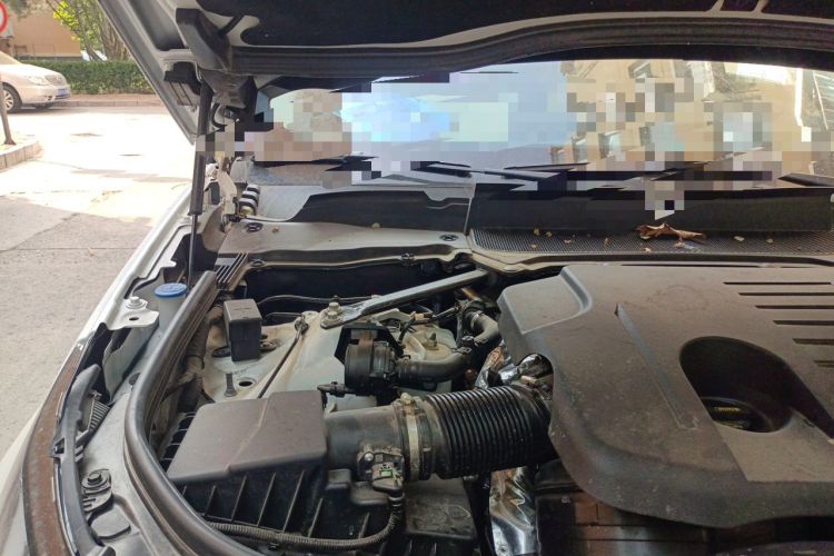 Used Land Rover Discovery 2023 Revised Version 360 PS R-Dynamic S Engine Bay Right