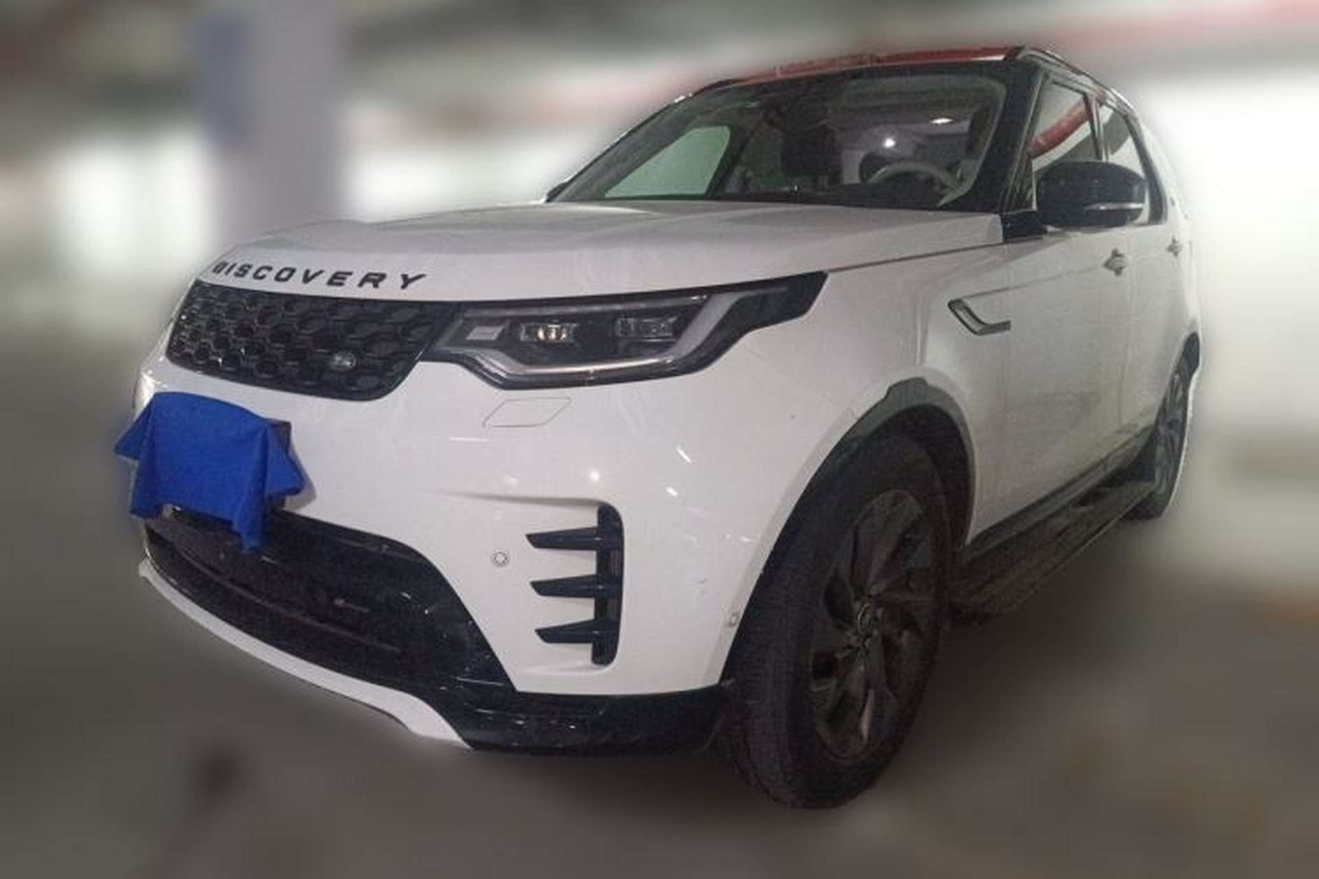 Used Land Rover Discovery 2023 360 PS R-Dynamic S Front Left 45 Deg