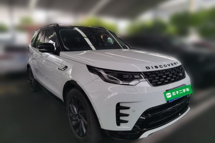 Used Land Rover Discovery 2023 Revised Version 360 PS R-Dynamic S Front Right 45 Deg