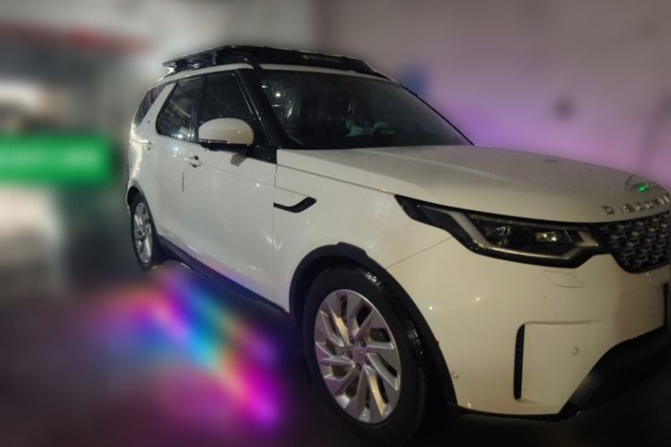 Used Land Rover Discovery 2023 300PS S Front Right 45 Deg
