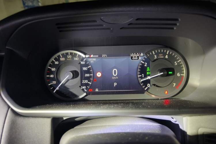 Used Land Rover Discovery 2023 300PS S Instrument Cluster