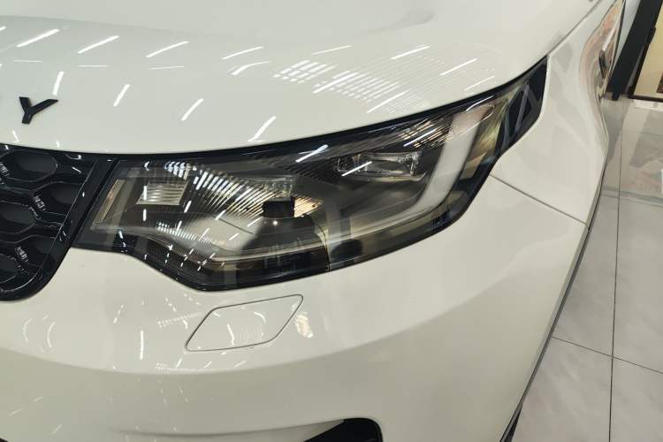 Used Land Rover Discovery 2023 Revised Version 360 PS R-Dynamic S Left Front Headlight