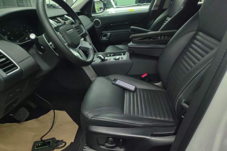 Used Land Rover Discovery 2023 360 PS R-Dynamic S Left Front Seat