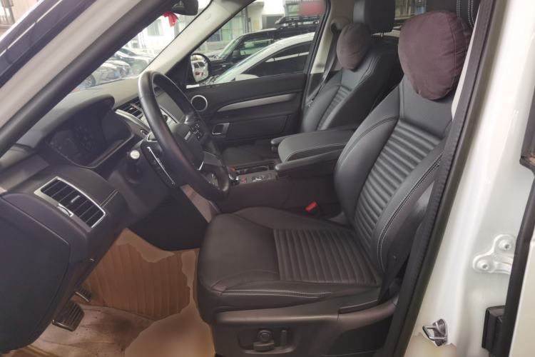 Used Land Rover Discovery 2023 Revised Version 360 PS R-Dynamic S Left Front Seat