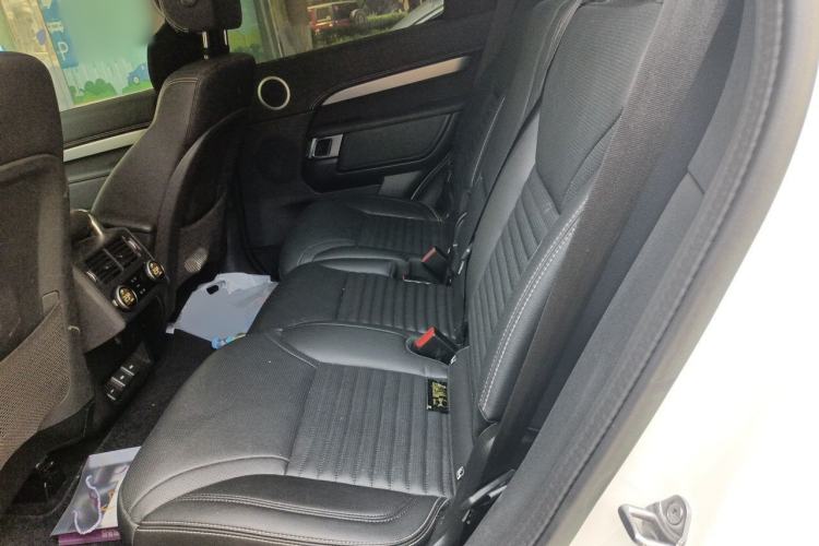 Used Land Rover Discovery 2023 Revised Version 360 PS R-Dynamic S Left Rear Seat