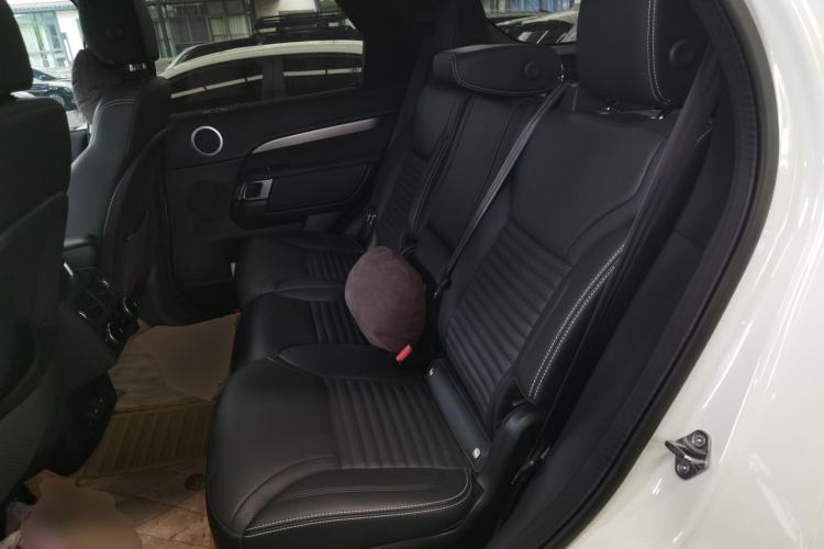 Used Land Rover Discovery 2023 Revised Version 360 PS R-Dynamic S Left Rear Seat