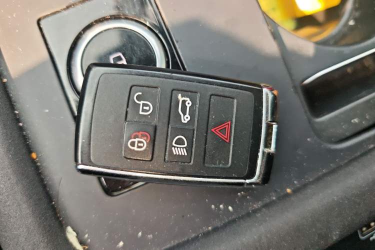 Used Land Rover Discovery 2023 Revised Version 360 PS R-Dynamic S Vehicle Key