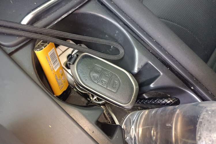 Used Land Rover Discovery 2023 Revised Version 360 PS R-Dynamic S Vehicle Key