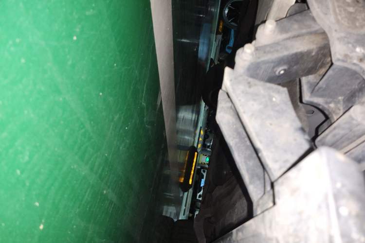 Used Land Rover Discovery 2024 360 PS S Chassis Front Left