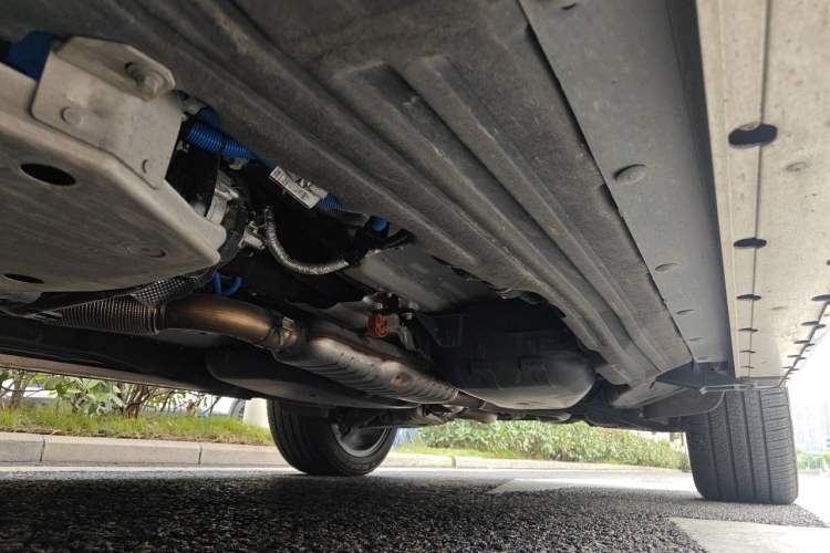 Used Land Rover Discovery 2024 360 PS S Chassis Front Left