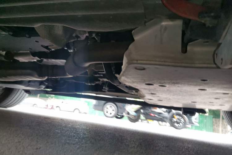 Used Land Rover Discovery 2024 360 PS Dynamic SE Chassis Front Right