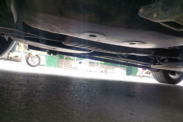 Used Land Rover Discovery 2024 360 PS Dynamic SE Chassis Rear Right