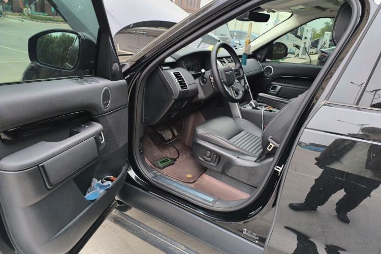 Used Land Rover Discovery 2024 360 PS S Driver Seat