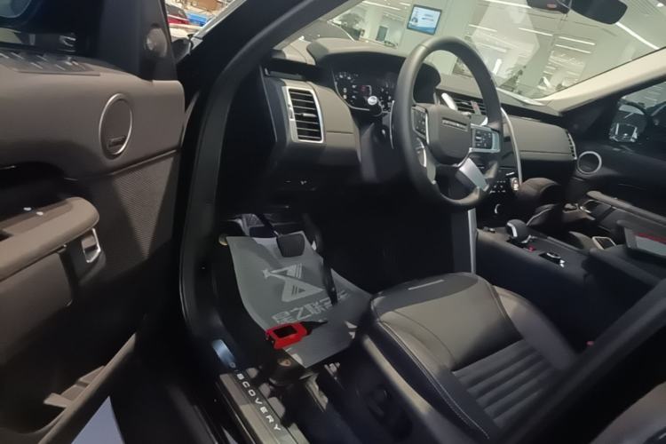 Used Land Rover Discovery 2024 360 PS S Driver Seat
