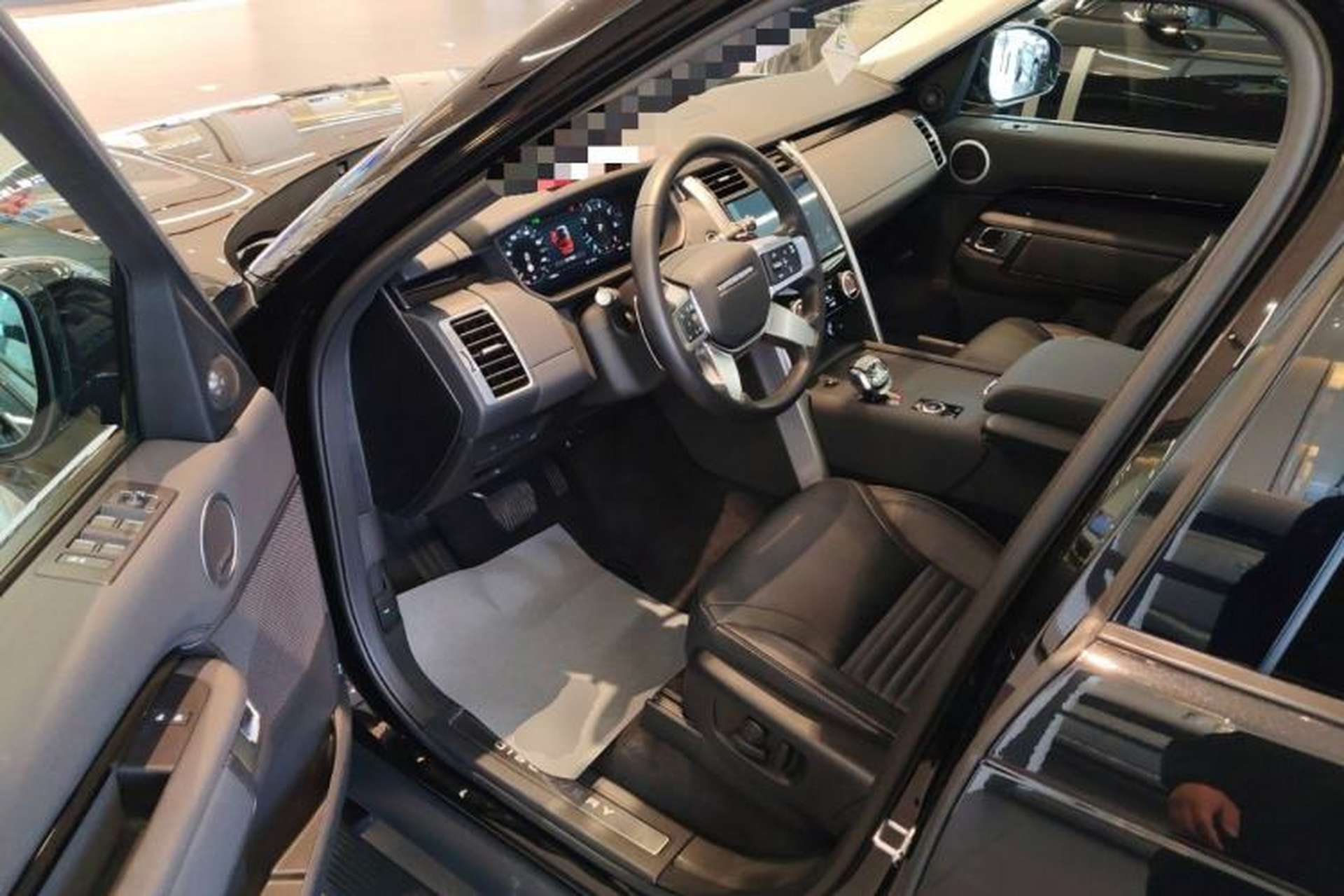 Used Land Rover Discovery 2024 360 PS S Driver Seat