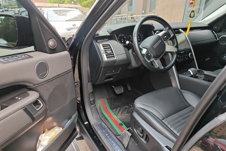 Used Land Rover Discovery 2024 360 PS S Driver Seat