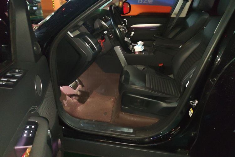 Used Land Rover Discovery 2024 360 PS Dynamic SE Driver Seat