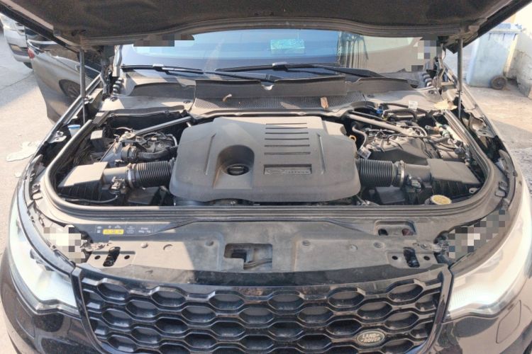 Used Land Rover Discovery 2024 360 PS Dynamic SE Engine Bay
