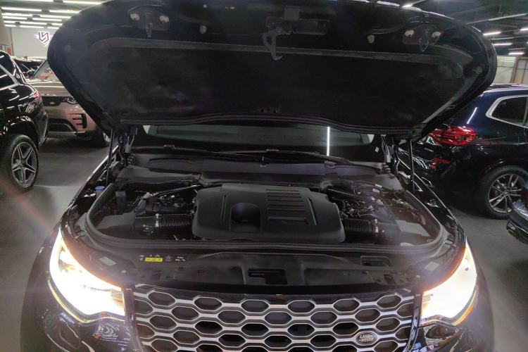 Used Land Rover Discovery 2024 360 PS S Engine Bay